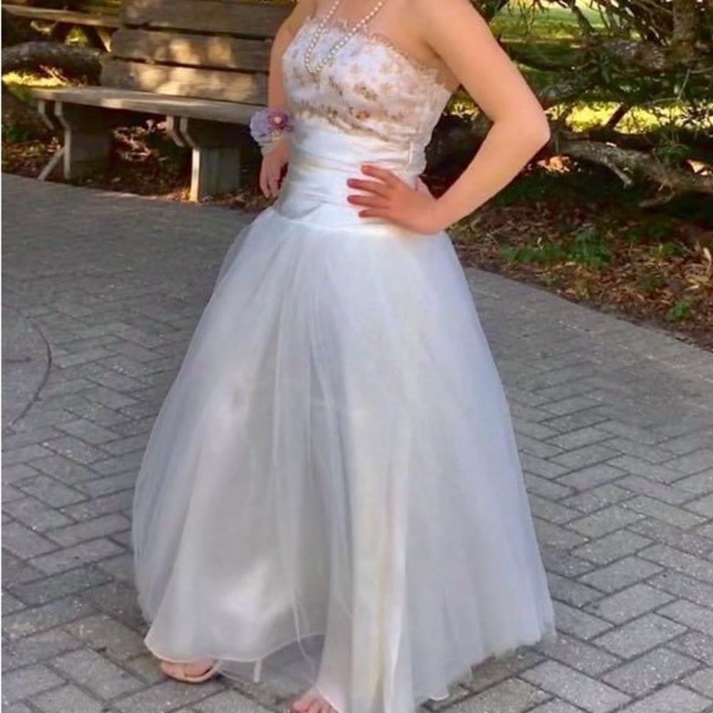 Jessica McClintock formal dress.